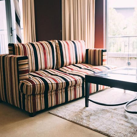 The Parkview Hotel Newtown Mount Kennedy Eksteriør bilde