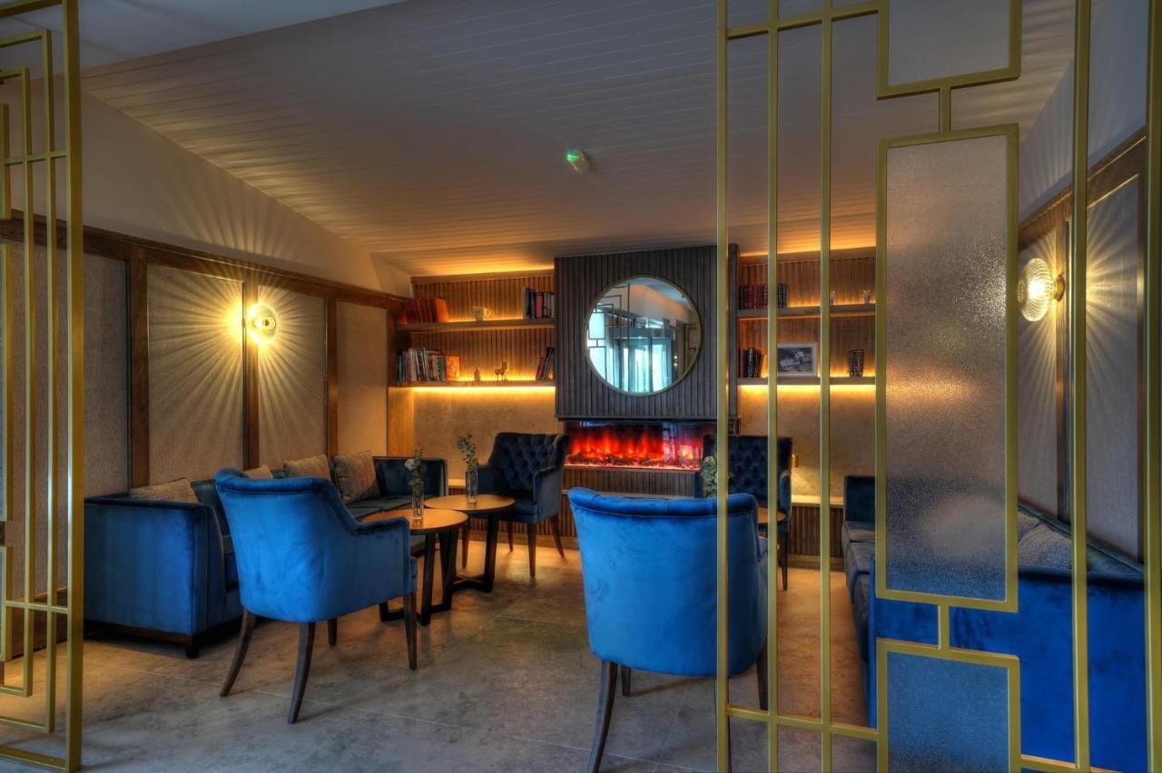 The Parkview Hotel Newtown Mount Kennedy Eksteriør bilde