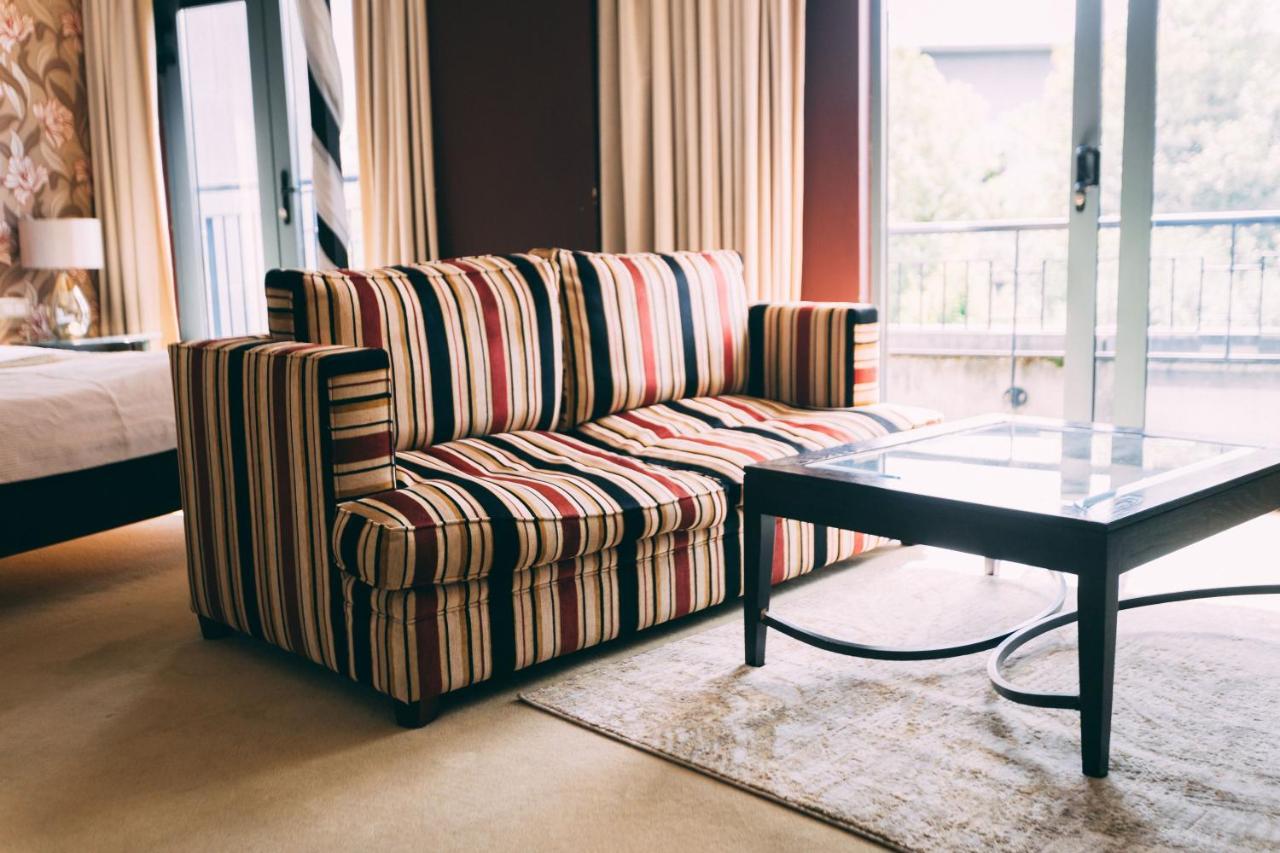 The Parkview Hotel Newtown Mount Kennedy Eksteriør bilde
